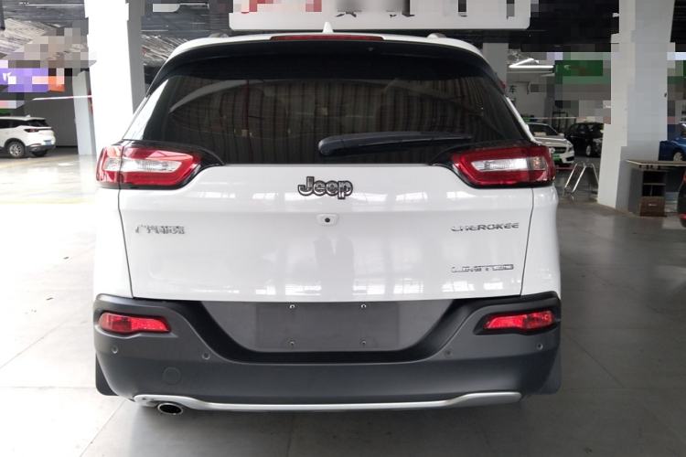 Used Jeep Cherokee 2017 2.0L Superior Edition