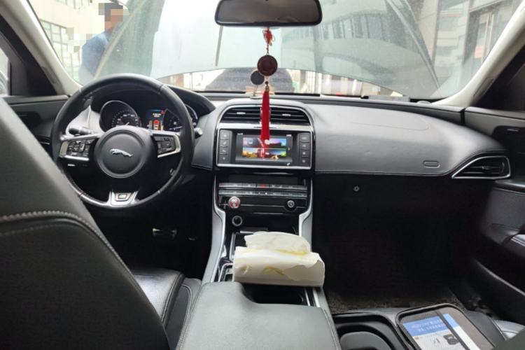 Used Jaguar XE 2015 2.0T 240 PS R-Sport