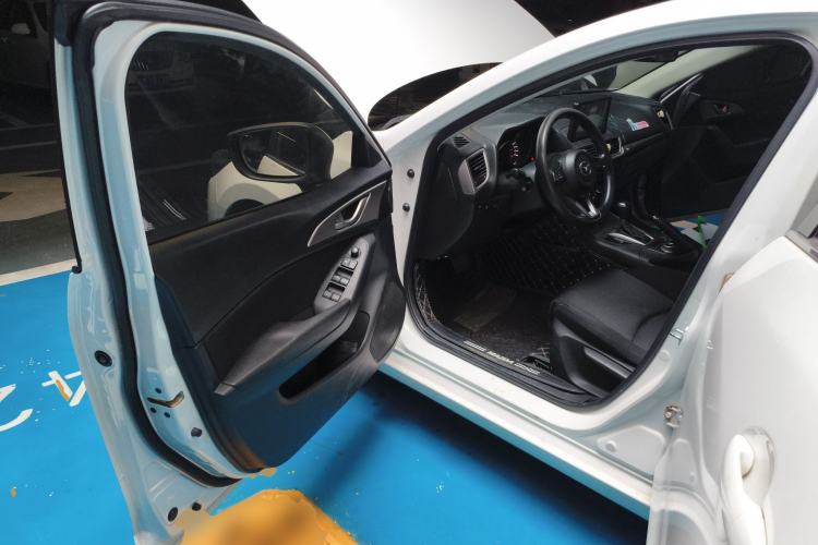 Used Mazda 3 Axela 2017 Sedan 1.5L Automatic Comfort Model Emission Standard China V Driver Seat