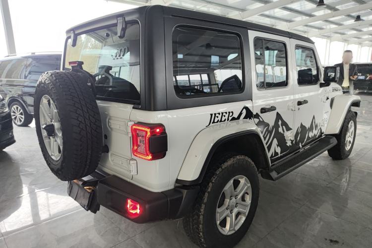 Used Jeep Wrangler 2019 2.0T Sahara Four-Door Version China VI Emission Standard