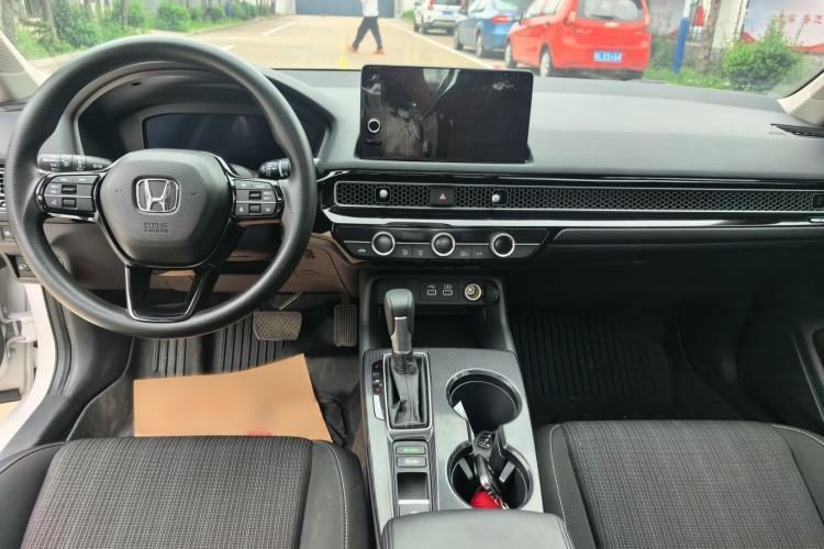 Used Honda Civic 2023 240TURBO CVT Dynamic · Center Stage Special Edition Center Console