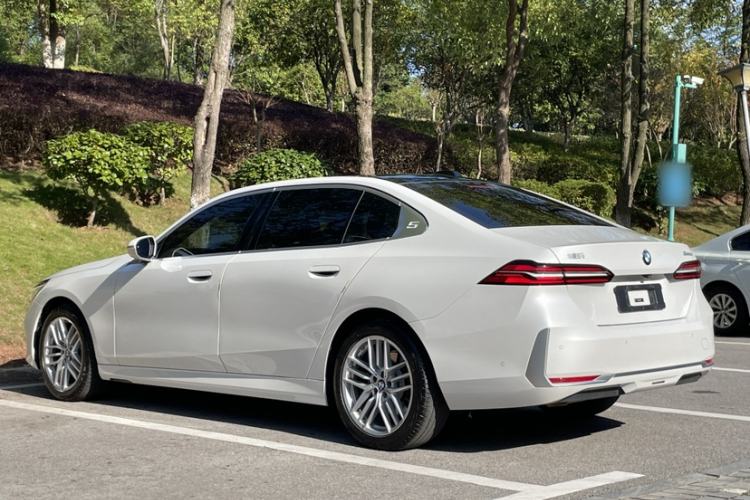 Used BMW 5 Series 2025 525Li Luxury Package