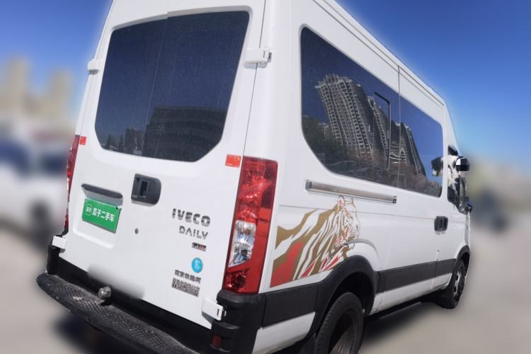 Used Iveco Eurocargo 2021 2.0T Manual Super Rui Long Wheelbase Short Overhang High Roof Side-Sliding Door F1A Rear Right 45 Deg