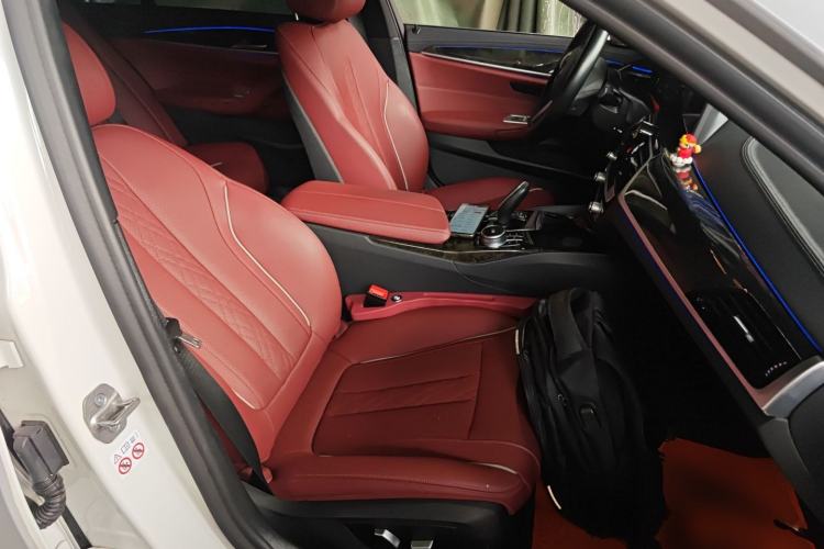 Used BMW 5 Series 2022 525Li M Sport Package Right Front Seat