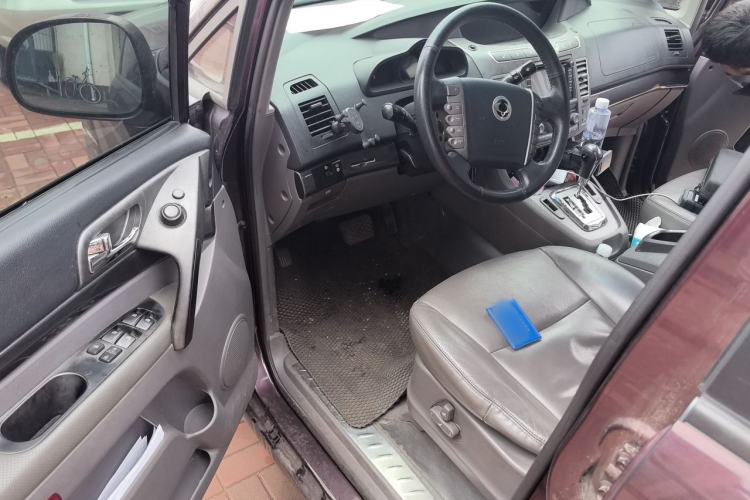 Used SsangYong Rodius 2014 2.0T Diesel Two-Wheel Drive Luxury Navigation Edition
