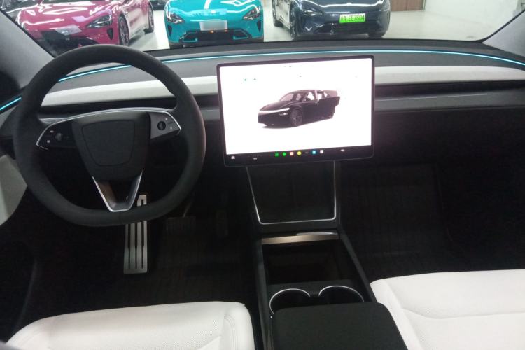 Used Tesla Model Y 2025 Rear-Wheel-Drive Version Center Console