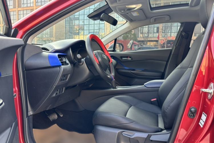 Used Toyota C-HR 2021 2.0L Comfort Edition Interior 4