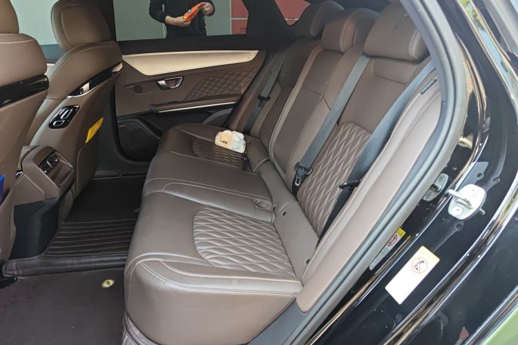 Used BYD Han 2022 EV Genesis Edition 715KM Front-Wheel-Drive Prestige Model Interior 4