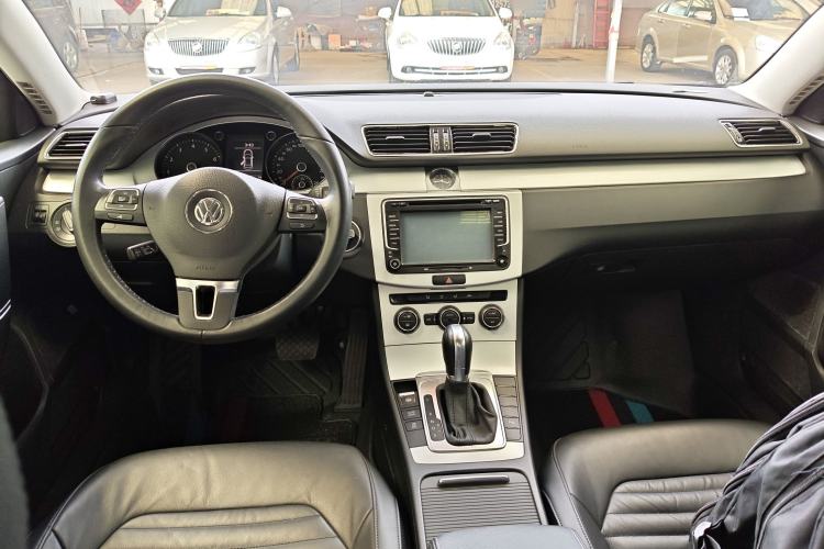 Used Volkswagen Magotan 2015 1.8TSI Advanced Model Center Console