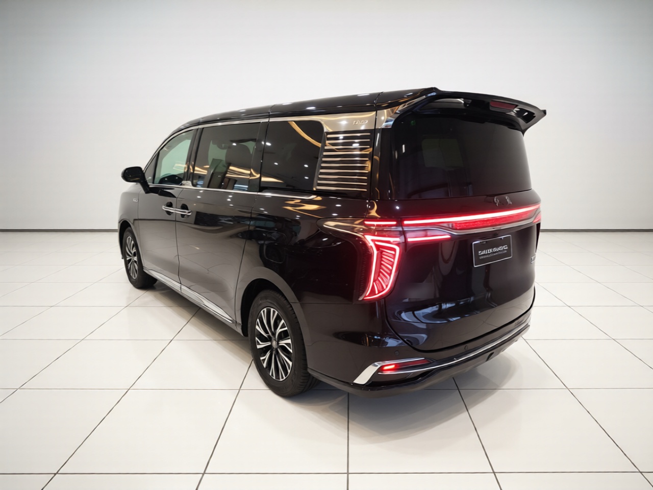 Hongqi HQ9 PHEV 2024 2.0T Four-Wheel Drive Business Edition — снимка 4