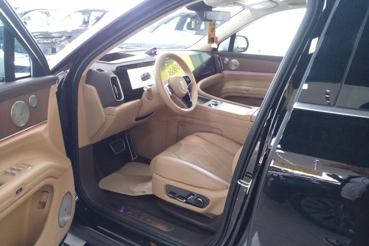 Used Hima AITO M9 2025 Extended-Range Ultra Version 52 kWh 6-Seater Driver Seat