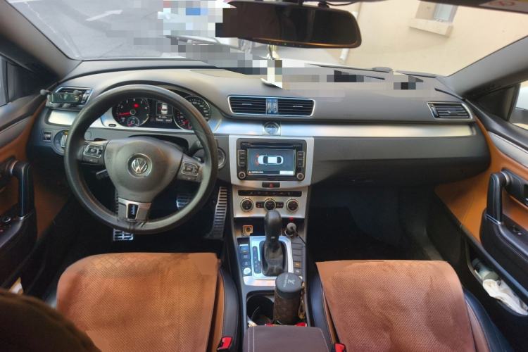 Used Volkswagen FAW-Volkswagen CC 2015 1.8TSI Luxury Model Center Console