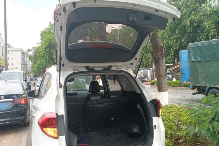 Used Hyundai Tucson 2015 1.6T Dual-Clutch Two-Wheel-Drive Smart Model Trunk