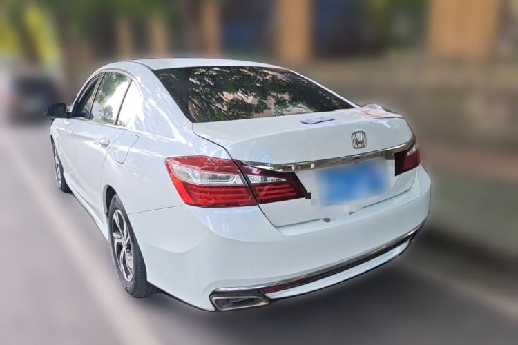 Ojetý Honda Accord 2016 2.0L Comfort Edition