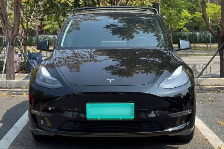Used Tesla Model Y 2022 Long-Range All-Wheel-Drive Version
