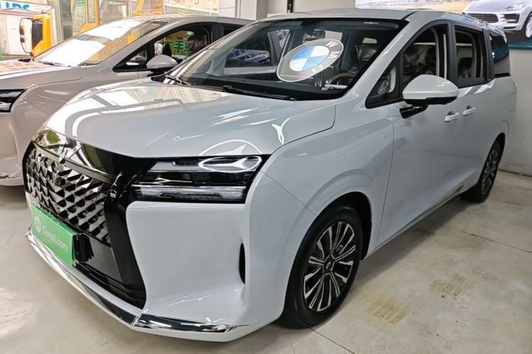 Used Wuling Starlight 730 2025 Model Plug-in Hybrid 125km Luxury Edition