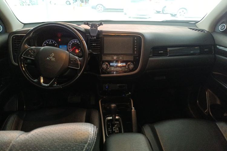 Used Mitsubishi Outlander 2018 2.0L Two-Wheel Drive Glory Edition 5 Seats