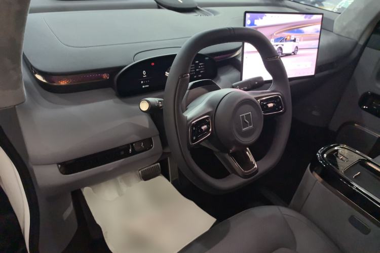 Used Zeekr MIX 2025 Intelligent Driving Version
