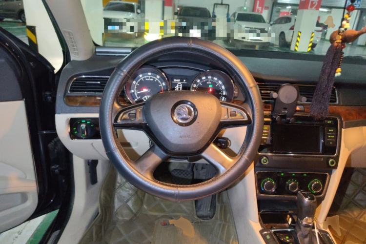 Used Skoda Superb 2013 1.8TSI Automatic MingShi Edition
