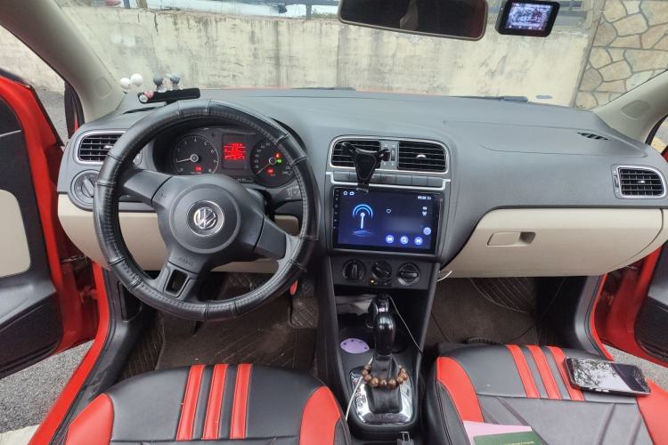 Used Volkswagen Polo 2013 1.6L Automatic Comfort Edition Center Console