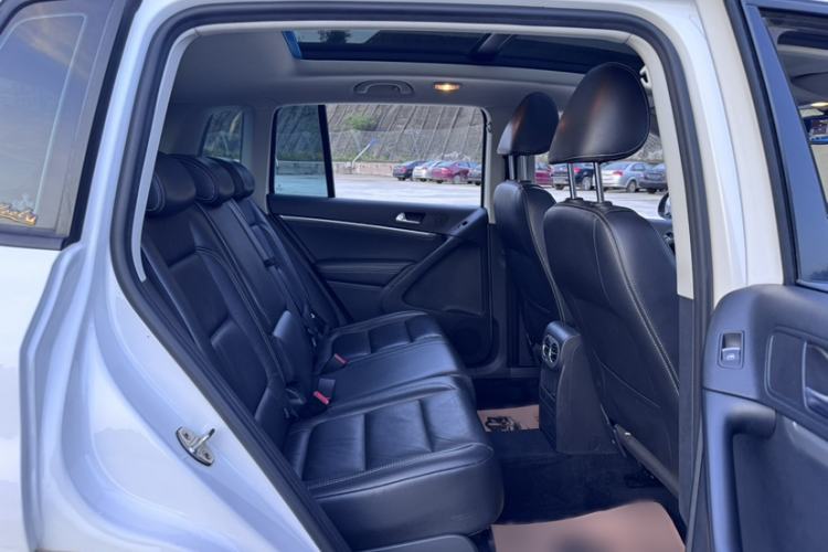 Used Volkswagen Tiguan 2017 300TSI Automatic Two-Wheel Drive Silk Road Comfort Edition Interior 6