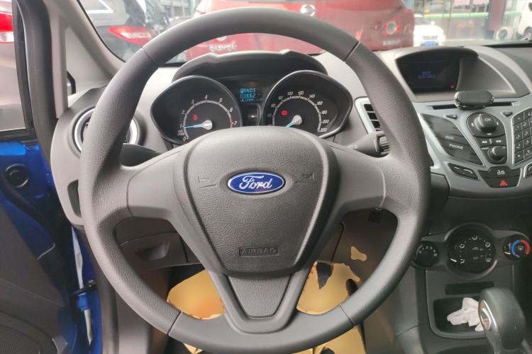 Used Ford Fiesta 2013 Hatchback 1.5L Automatic Fashion Edition

