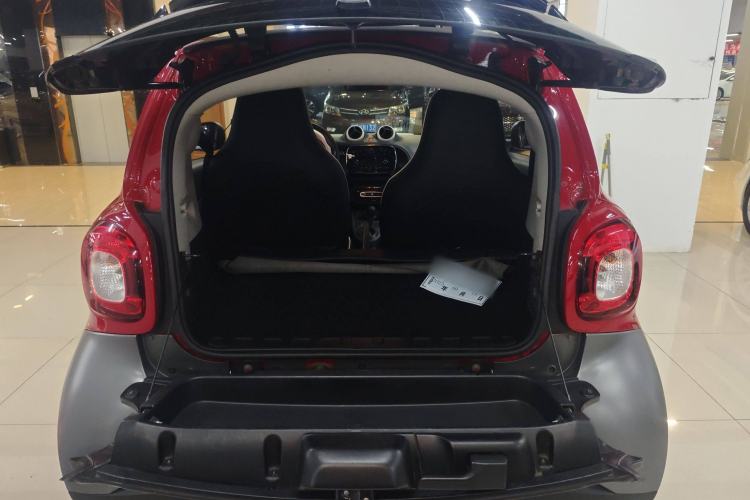 Used smart fortwo 2015 1.0L 52 kW hardtop Dynamic version