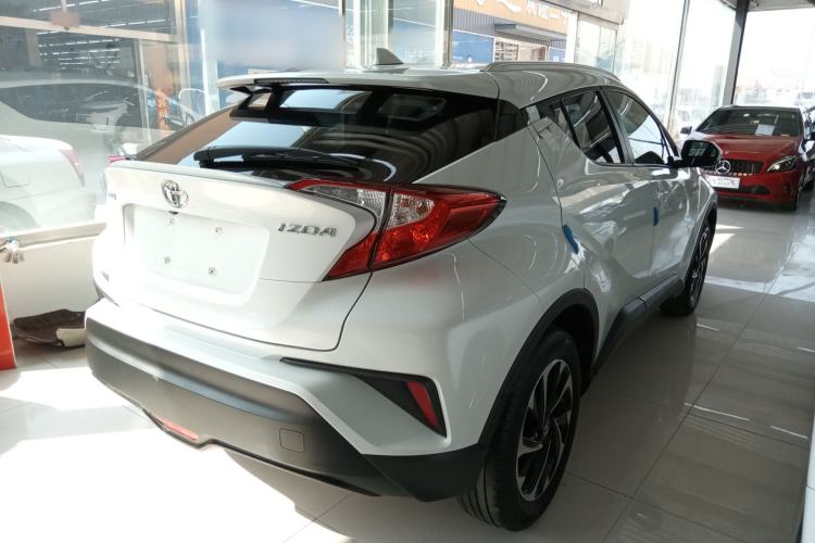Used Toyota IZOA 2018 2.0L Yichi Version China VI Standard