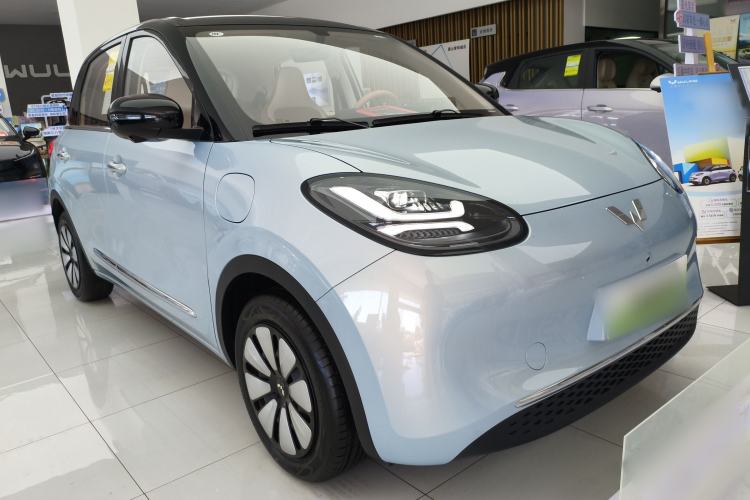 Used Wuling Bingo 2025 333 km Lingxi Deluxe Edition Front Right 45 Deg