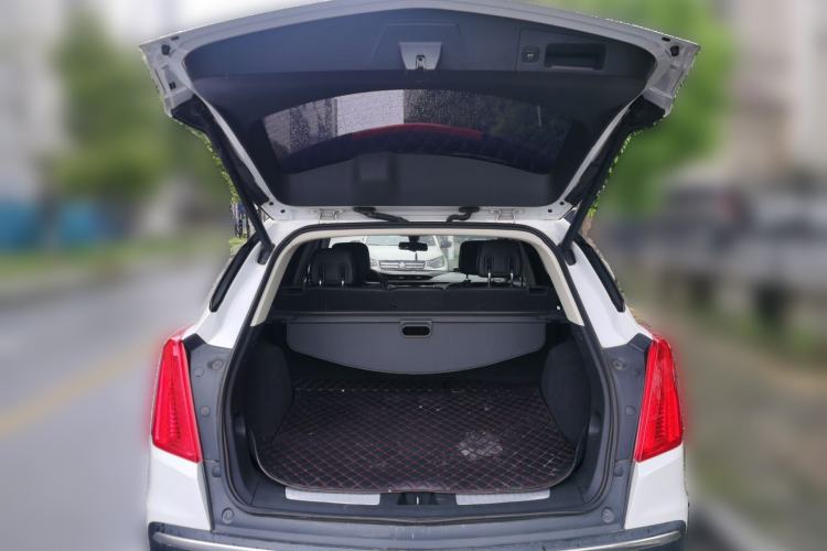 Used Cadillac XT5 2016 25T Luxury Model Trunk