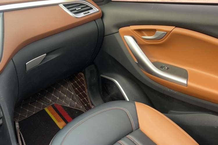 Used Soueast DX7 2015 1.5T Automatic Luxury Model