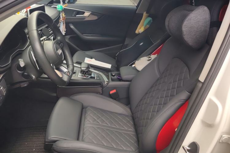 Used Audi A4L 2019 40 TFSI Fashion Edition China VI Emission Standard
