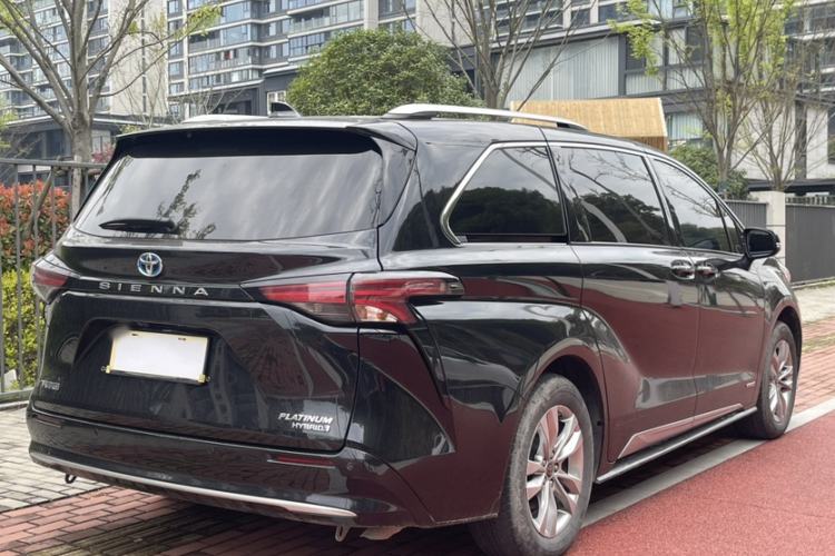 Used Toyota SIENNA 2021 2.5L Hybrid Platinum Edition Exterior 5