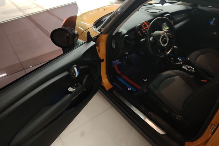 Used MINI 2014 1.5T COOPER Fun Driver Seat