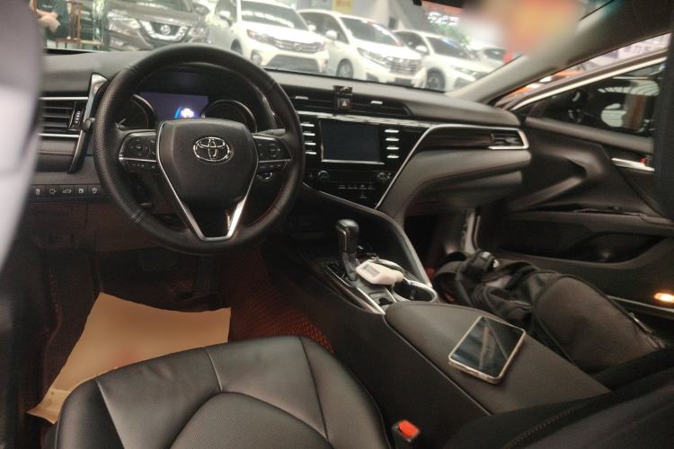 Used Toyota Camry 2018 2.0G Luxury Edition
