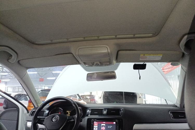 Used Volkswagen Sagitar 2015 1.6L Automatic Comfort Model
