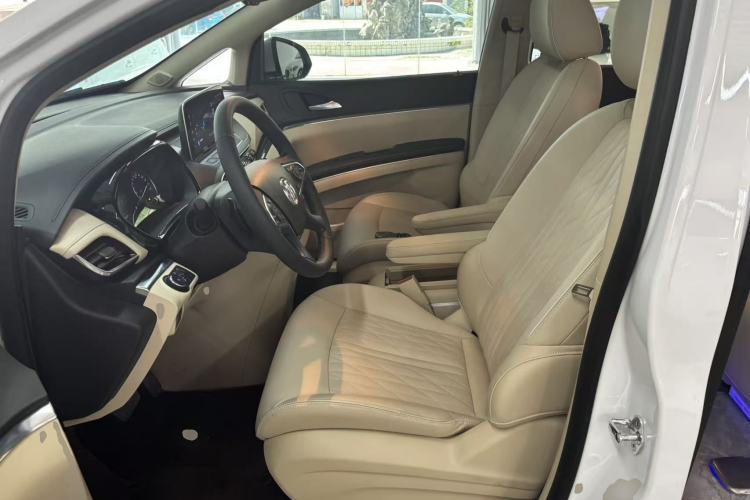 Used Buick GL8 2023 Facelifted Land Cruiser Executive Luxury Version Left Front Seat