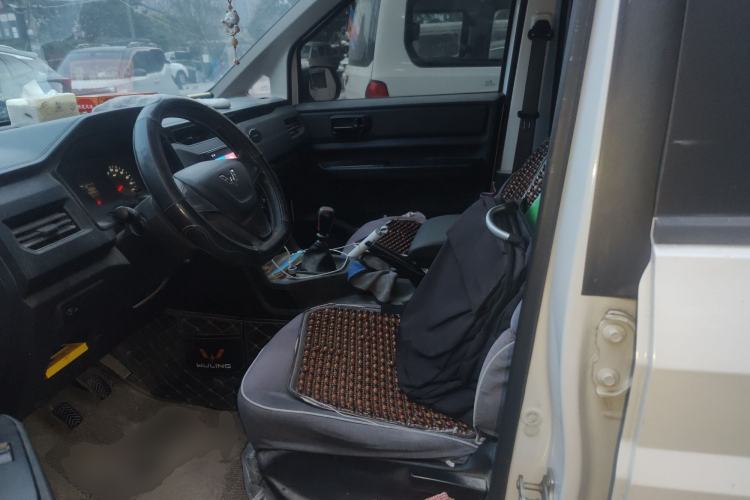 Used Wuling Hongguang PLUS 2019 1.5T Manual Standard Edition 5 Seats