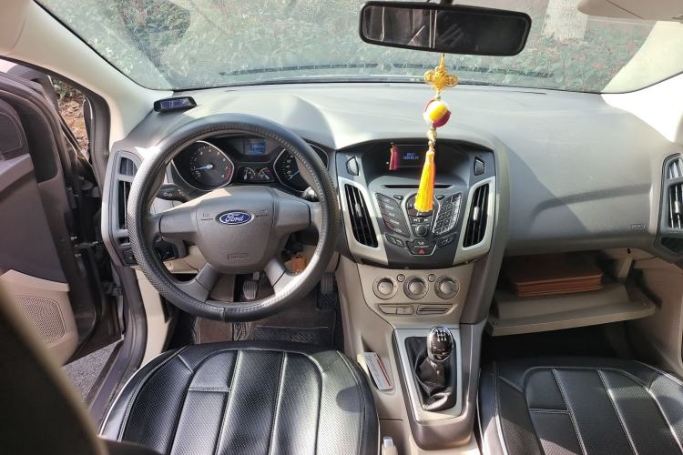 Used Ford Focus 2012 Sedan 1.6L Manual Comfort Model
