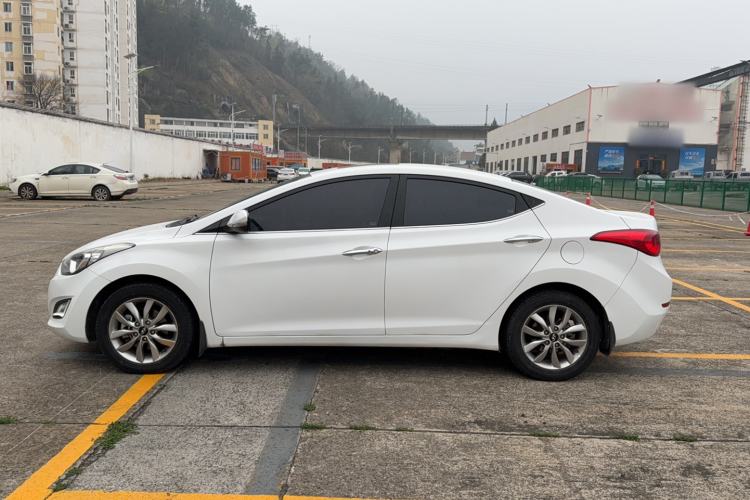 Used Hyundai Elantra (5th Generation / Langdong) 2015 1.6L Manual Leading Model
