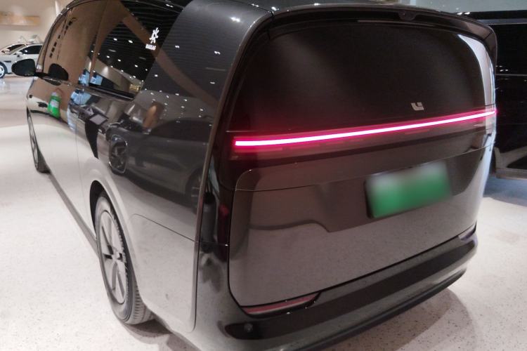 Used Li Auto MEGA 2025 Home Family Special Edition