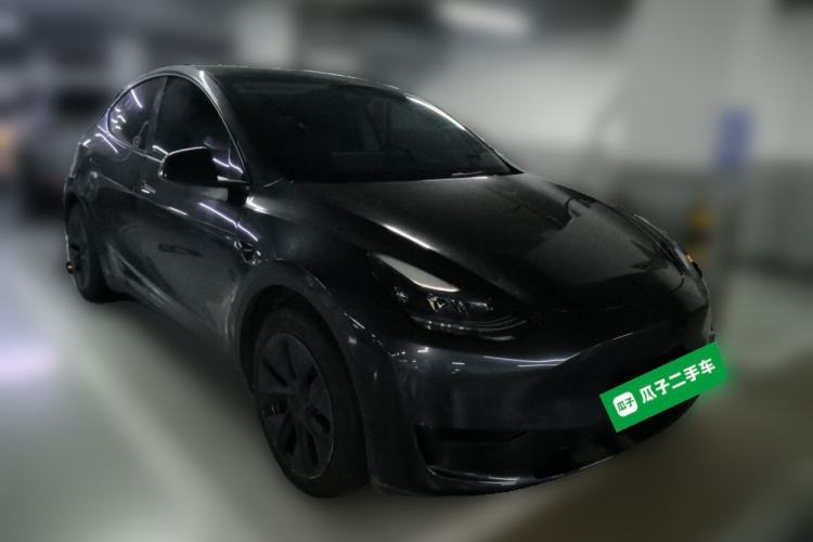 Used Tesla Model Y 2024 Rear-Wheel-Drive Version Front Right 45 Deg