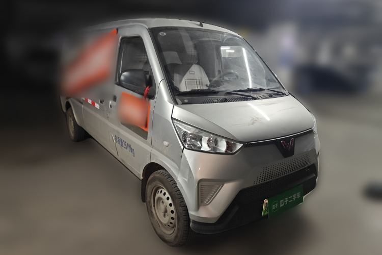 Used Wuling EV50 2022 Affordable Model Anchi with 35.904 kWh
