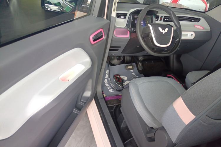 Used Wuling Hongguang MINIEV 2022 Macaron Premium Model – Lithium Iron Phosphate Driver Seat