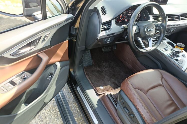 Used Audi Q7 2019 45 TFSI Comfort Model
