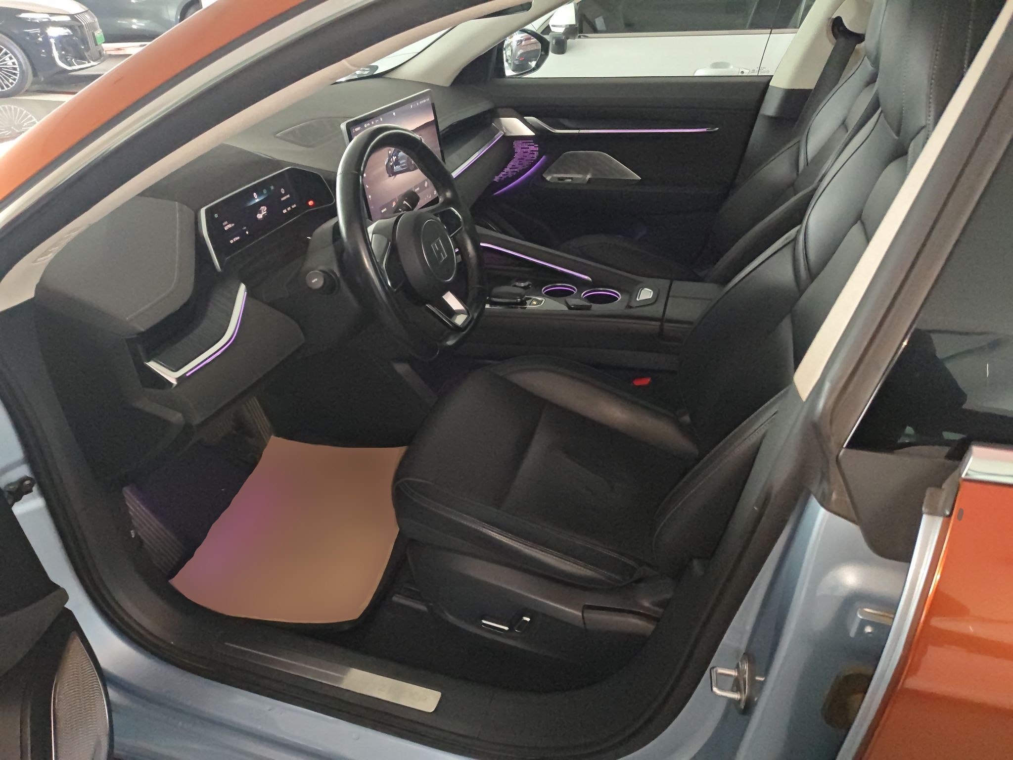 Переднее сиденье в автомобиле