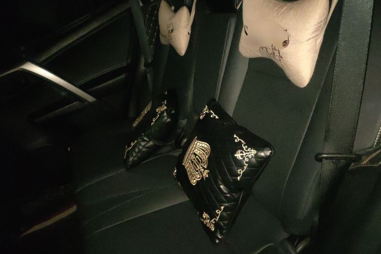 Used Toyota RAV4 2019 2.0L CVT Two-Wheel Drive Luxury Version China VI Standard
