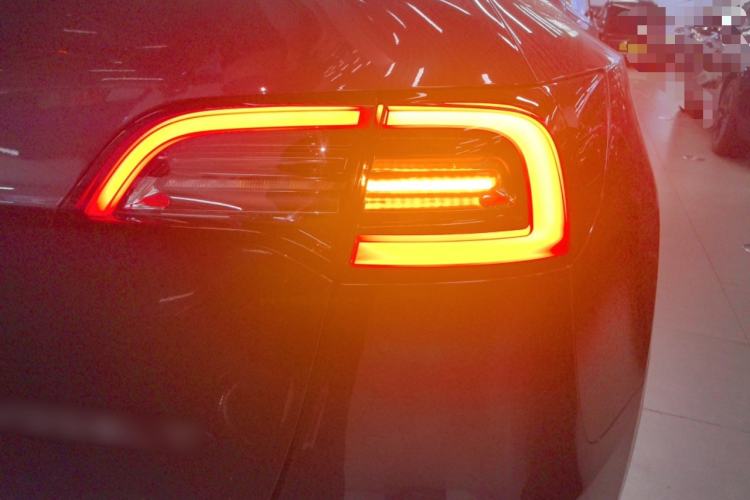 Used Tesla Model Y 2024 Rear-Wheel-Drive Version Right Rear Taillight