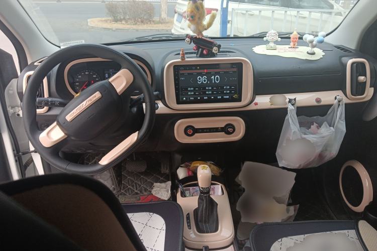 Used Roewe Clever 2022 311km QiQi BoBo Edition Center Console