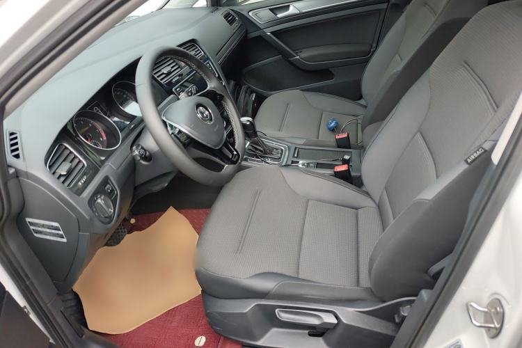 Used Volkswagen Golf 2017 1.6L Automatic Comfort Million-Vehicle Anniversary Edition